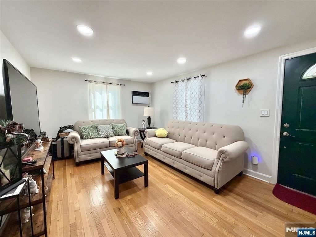 191 Elder Ave - Photo 3 of 25