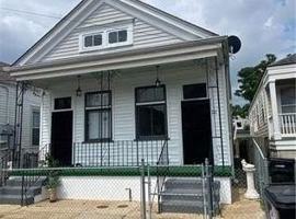 featured image of 2726 Amelia St