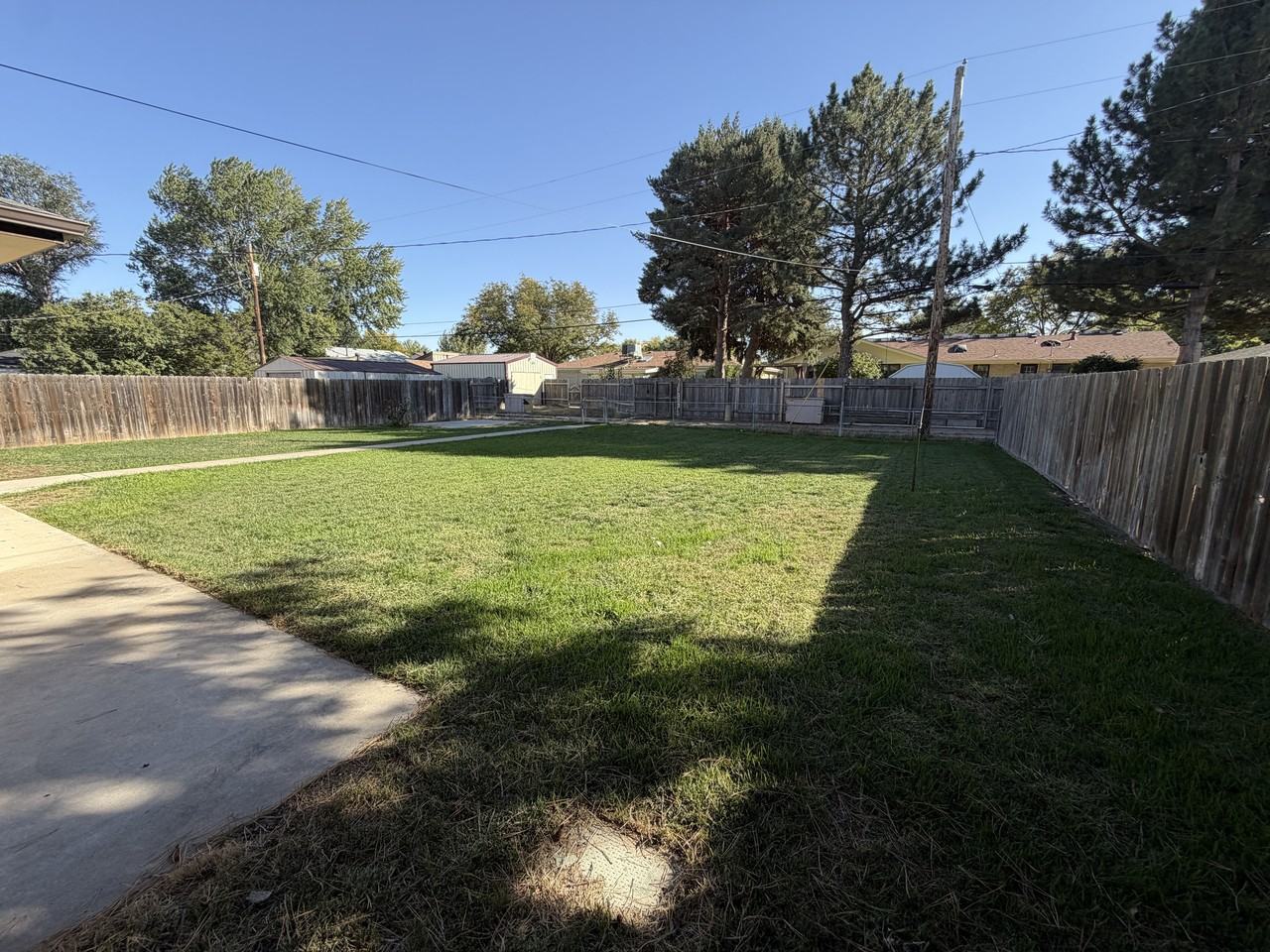 906 Gateway Ave #1 - Photo 4 of 20