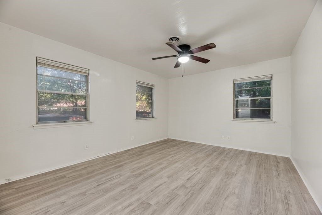 8923 Jennie Lee Ln - Photo 7 of 17