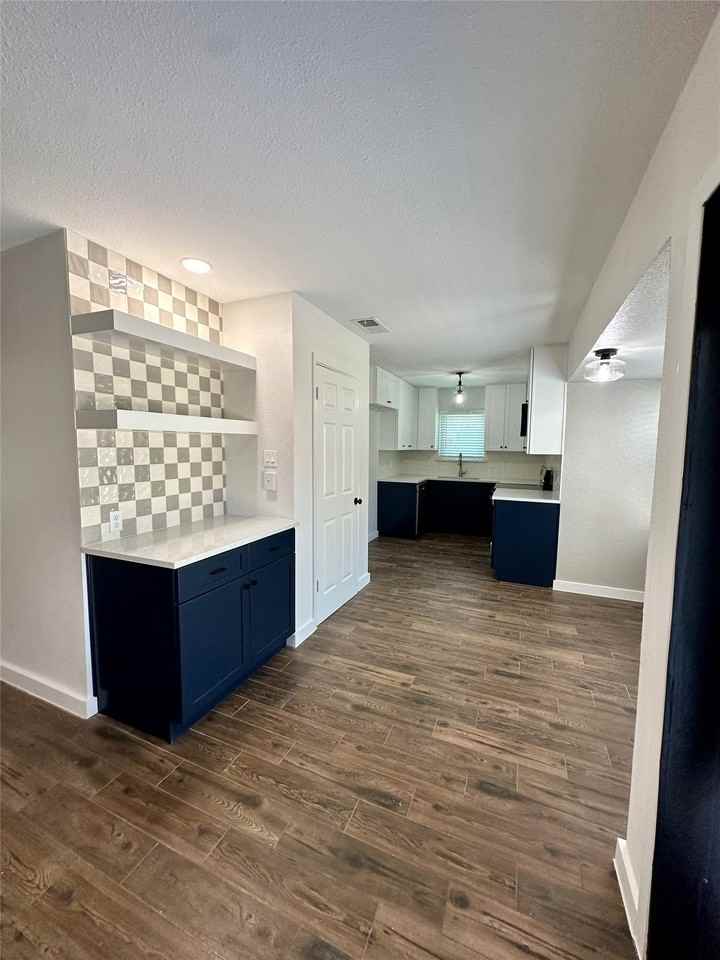 120 Lakeway Dr - Photo 7 of 25