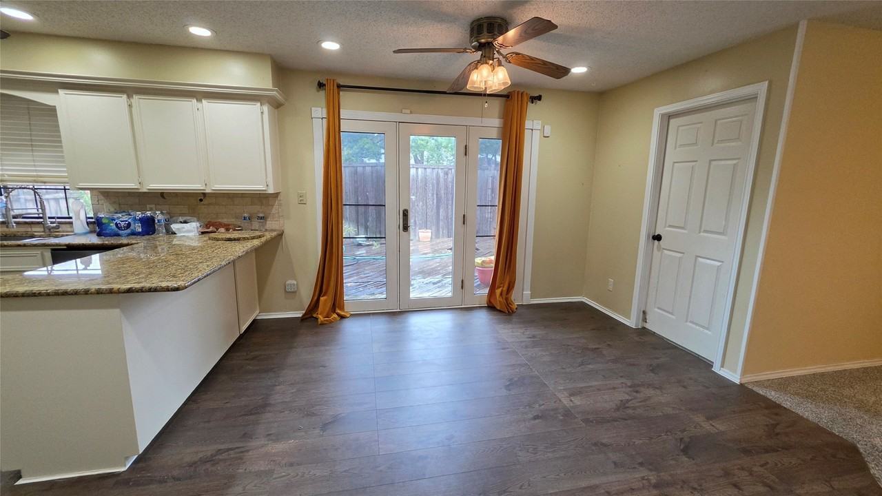 1821 Trowbridge St - Photo 6 of 29