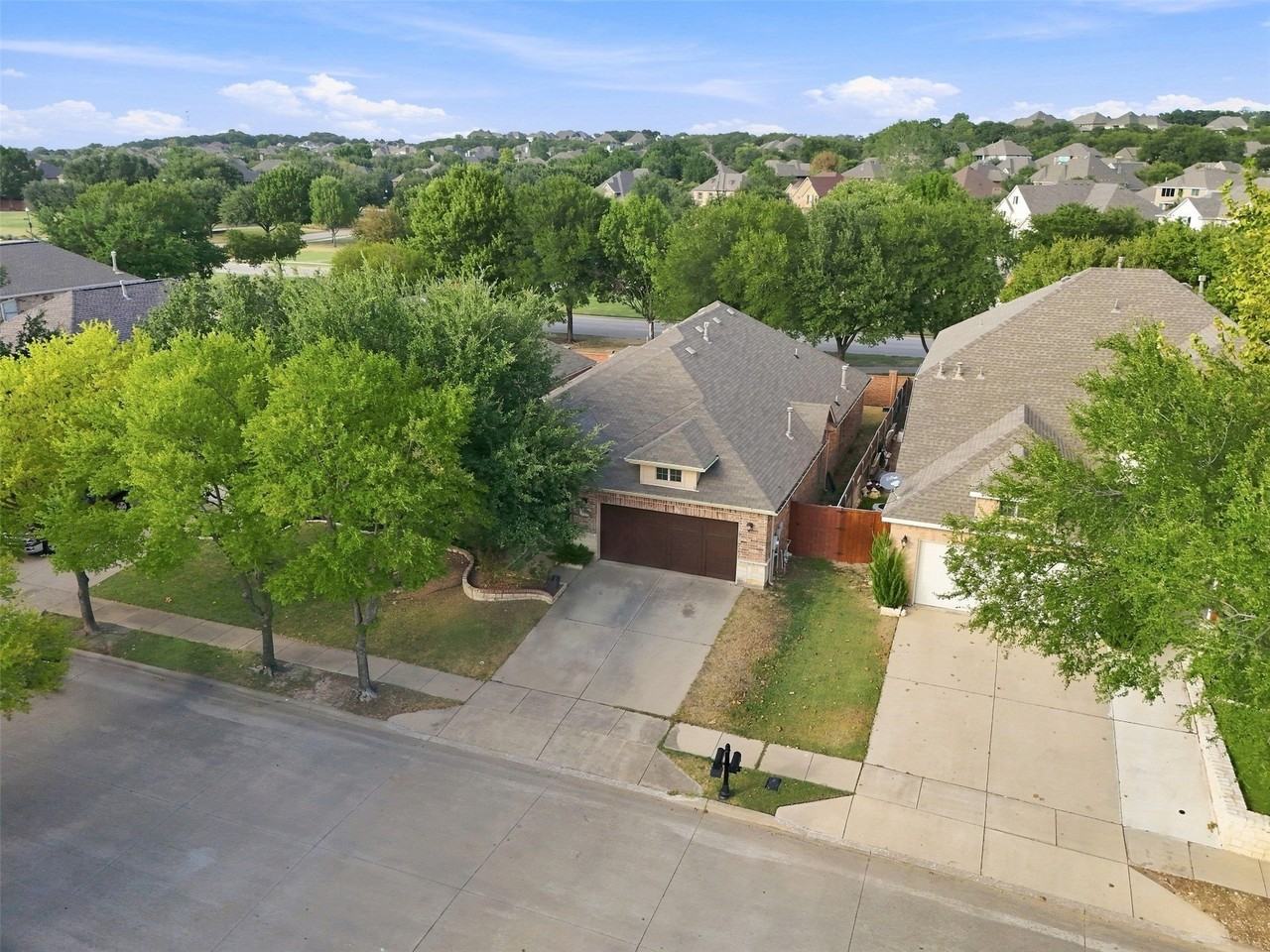 9413 Granger Ln - Photo 5 of 40