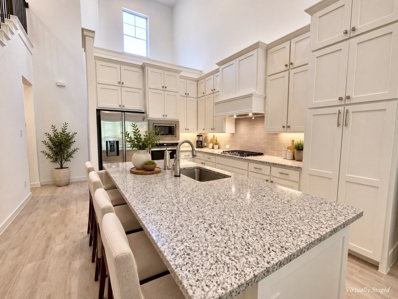 124 Claire Dr - Photo 4 of 25