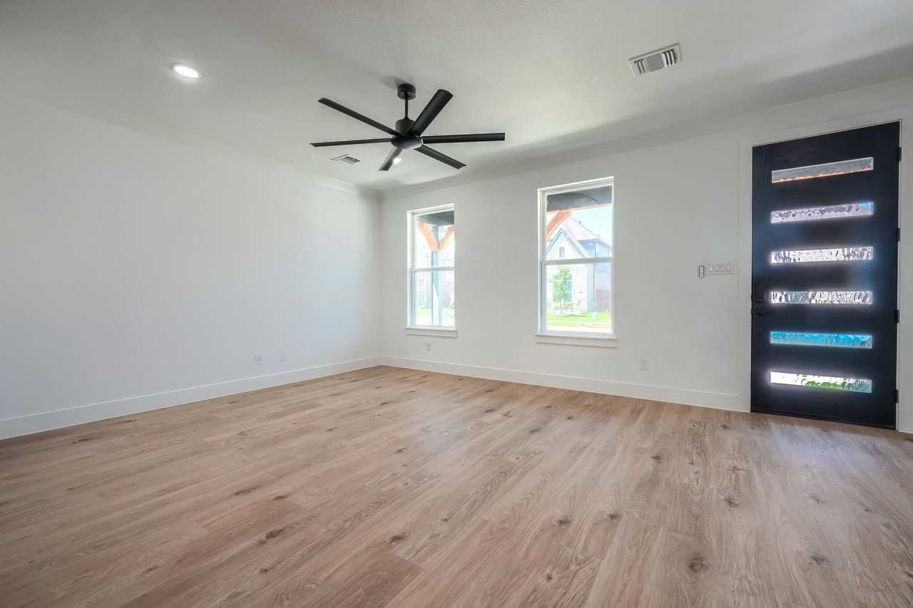 2633 Tanager St - Photo 7 of 25