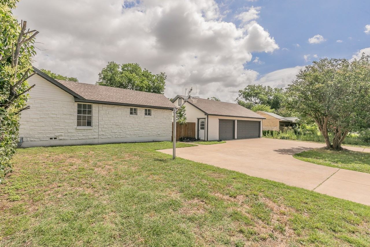3909 Trail Lake Dr - Photo 2 of 36