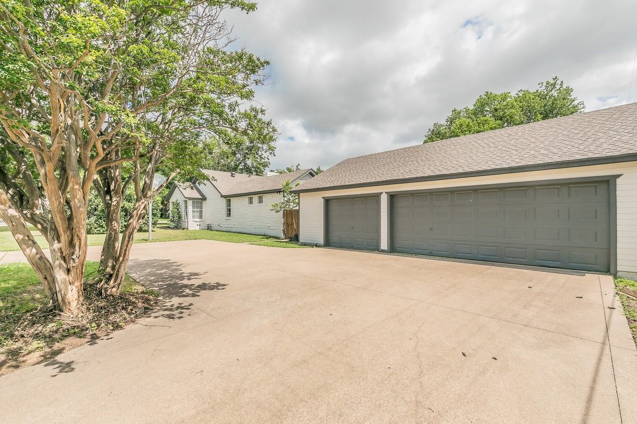 3909 Trail Lake Dr - Photo 3 of 36
