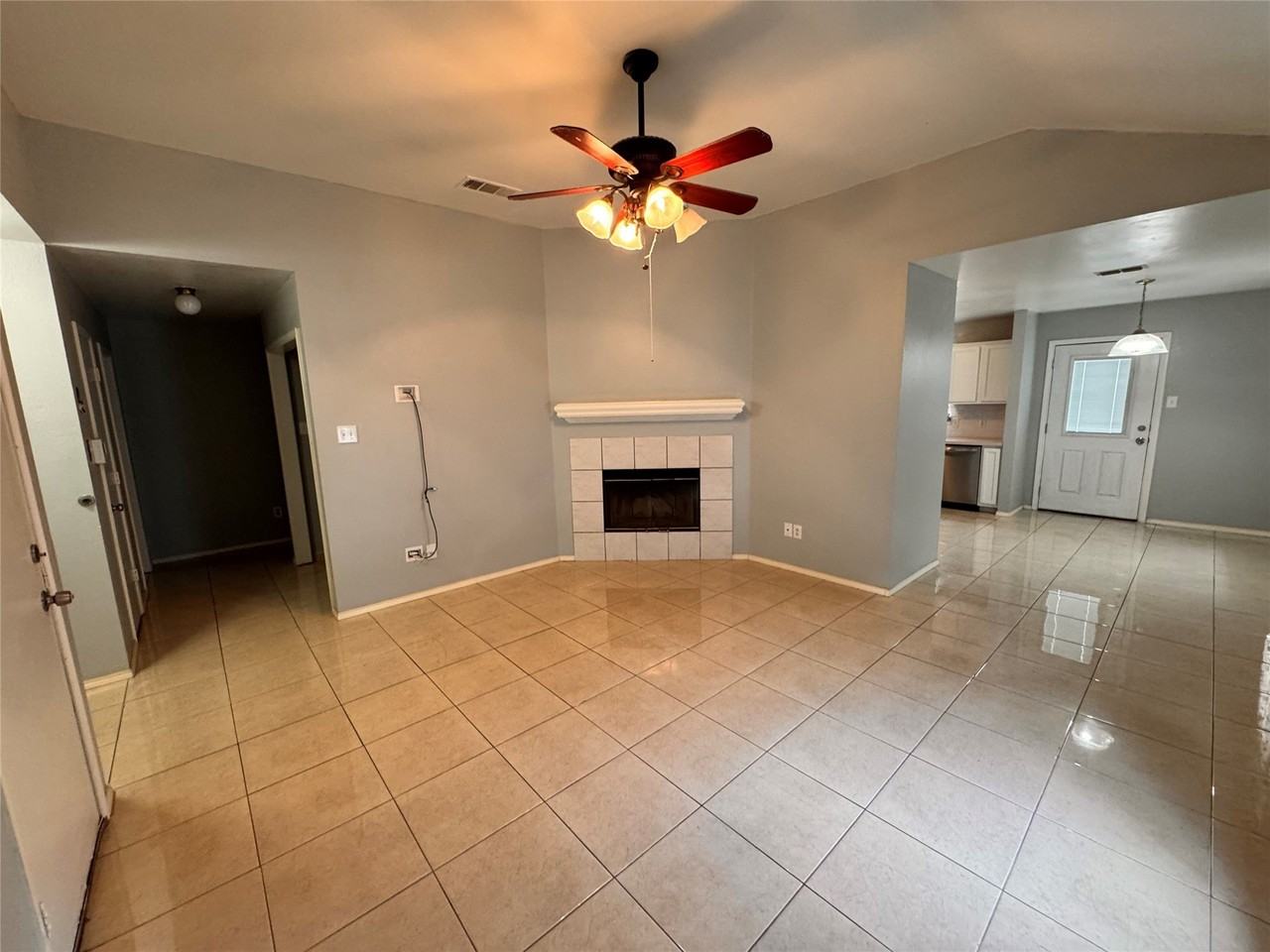 4470 Falls Dr - Photo 3 of 19