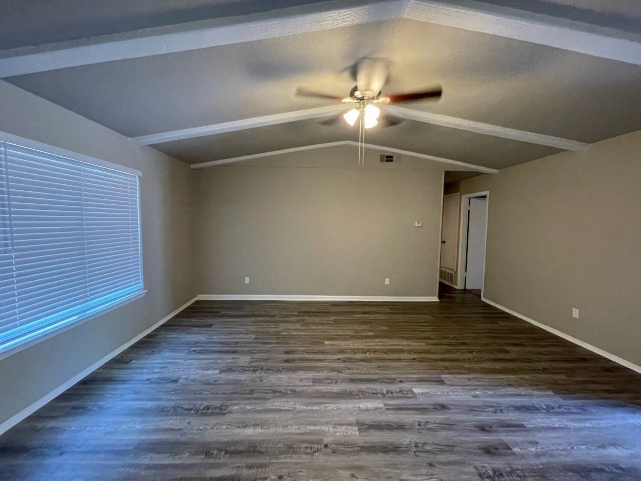 1517 Vanderbilt Dr - Photo 2 of 11