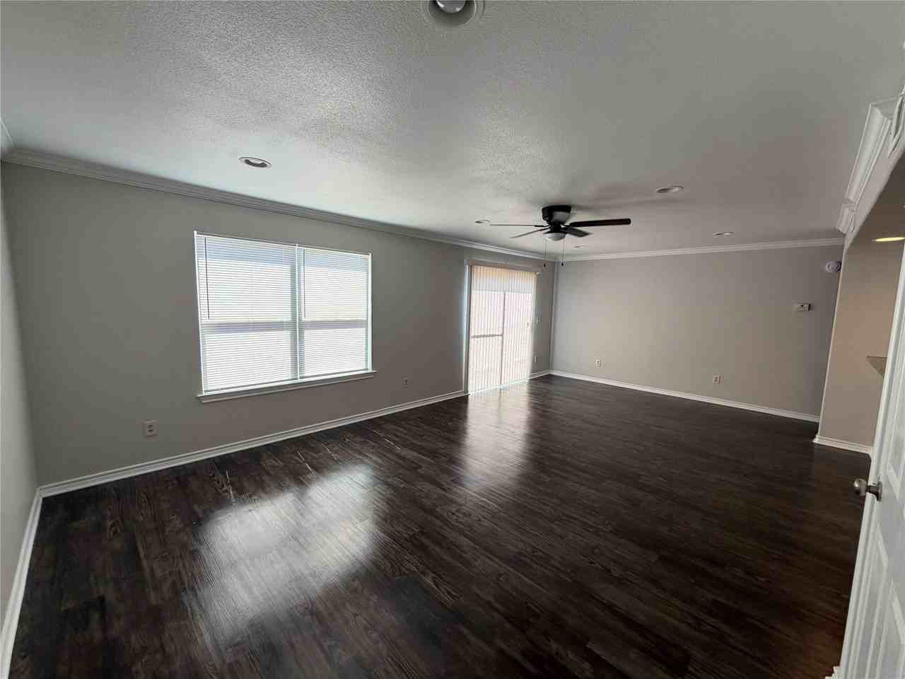 2543 Pascal Ct #B - Photo 2 of 20