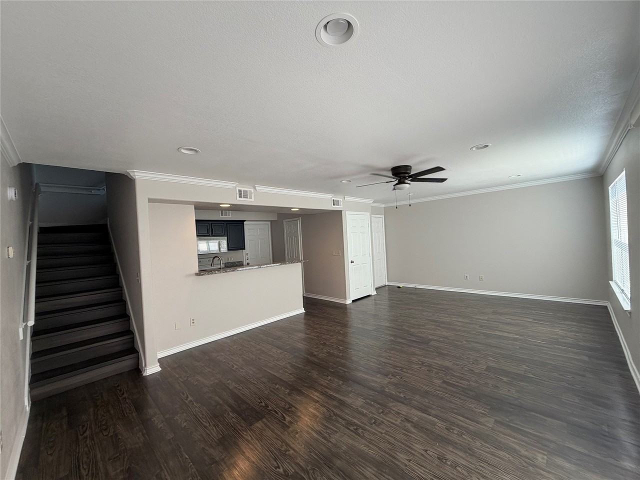 2543 Pascal Ct #B - Photo 3 of 20