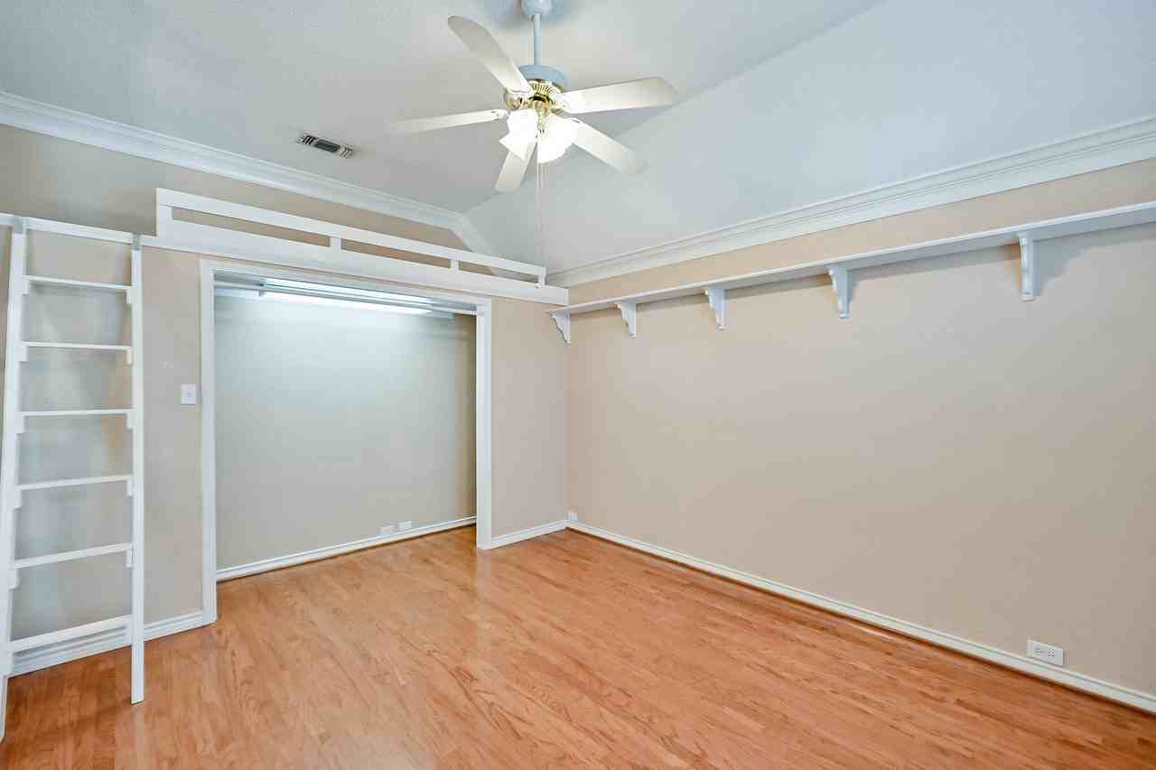 2017 Perry Dr - Photo 4 of 25