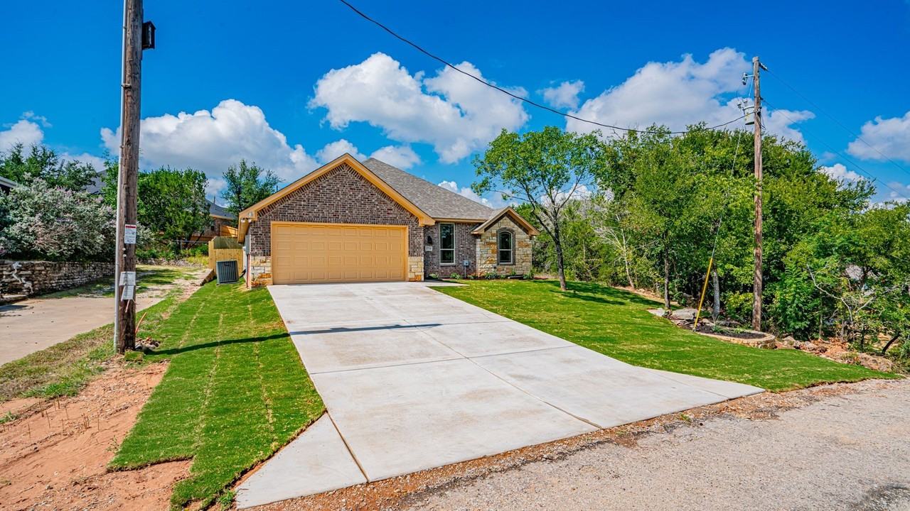 2714 Austin Dr - Photo 3 of 40