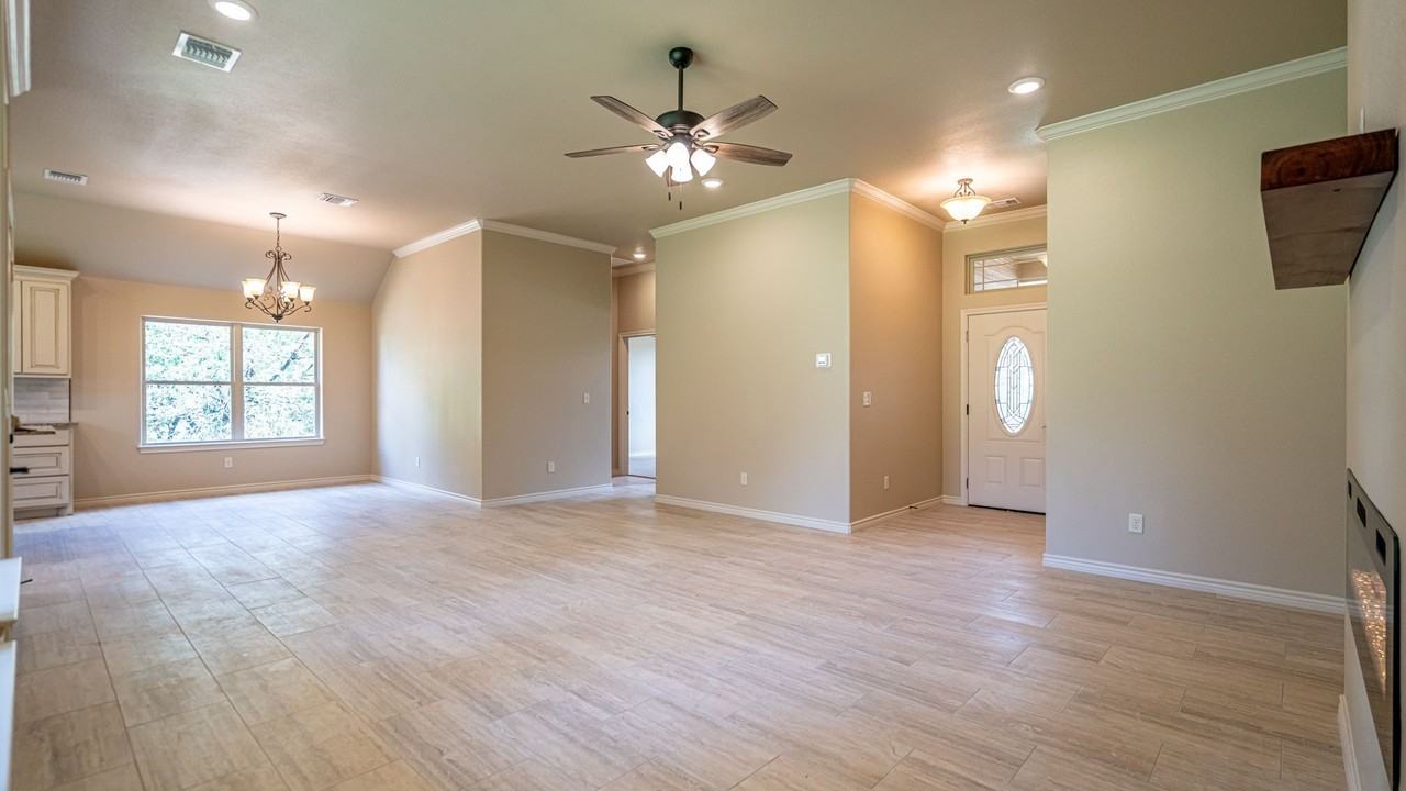 2714 Austin Dr - Photo 7 of 40