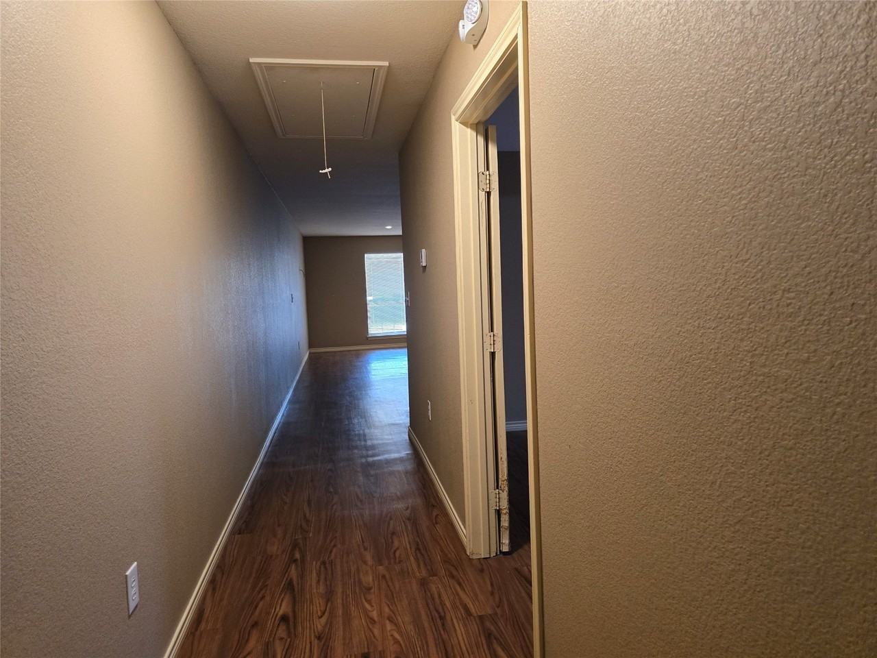 1003 Travis Ave #A - Photo 3 of 10