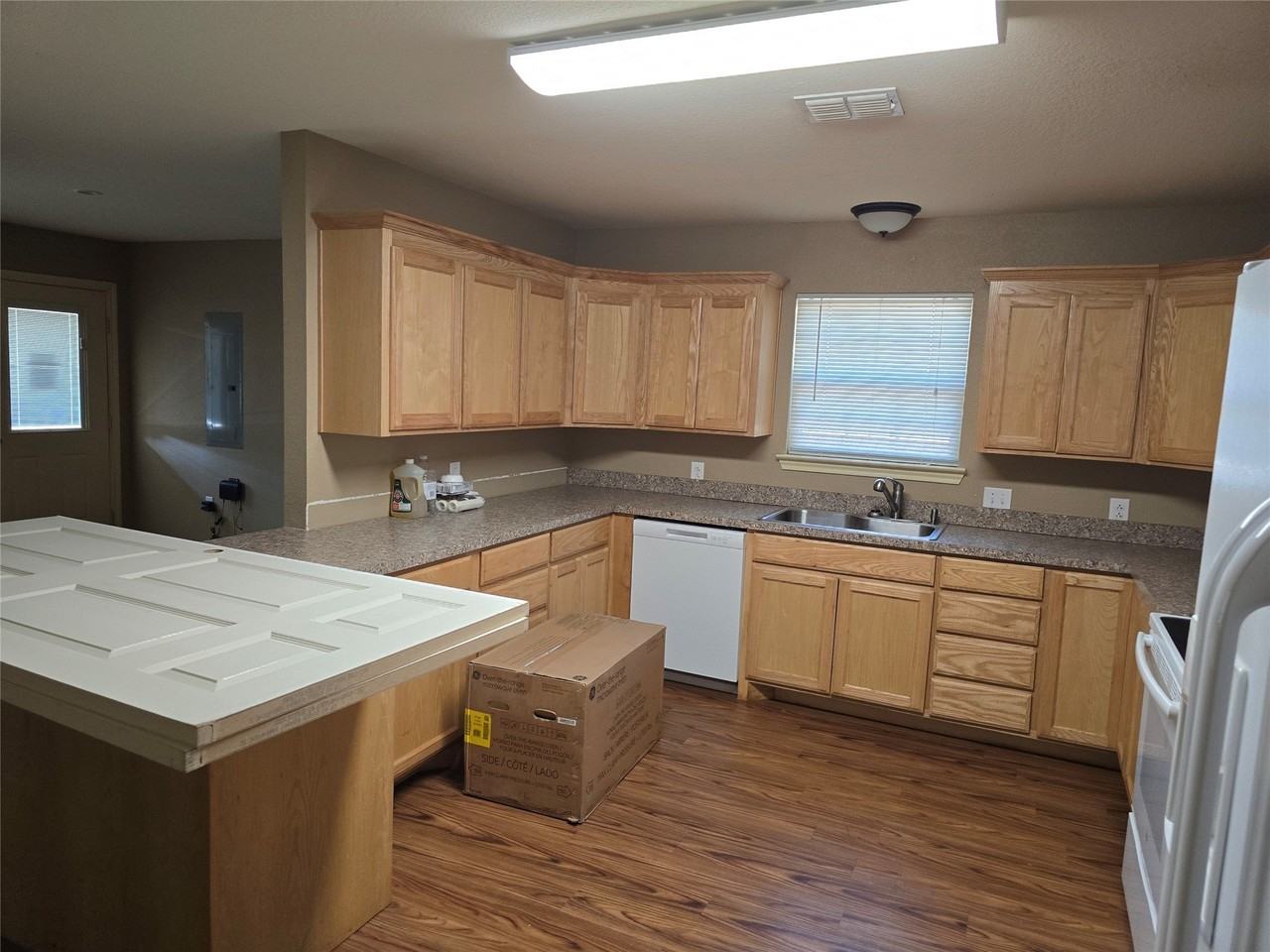 1003 Travis Ave #A - Photo 4 of 10