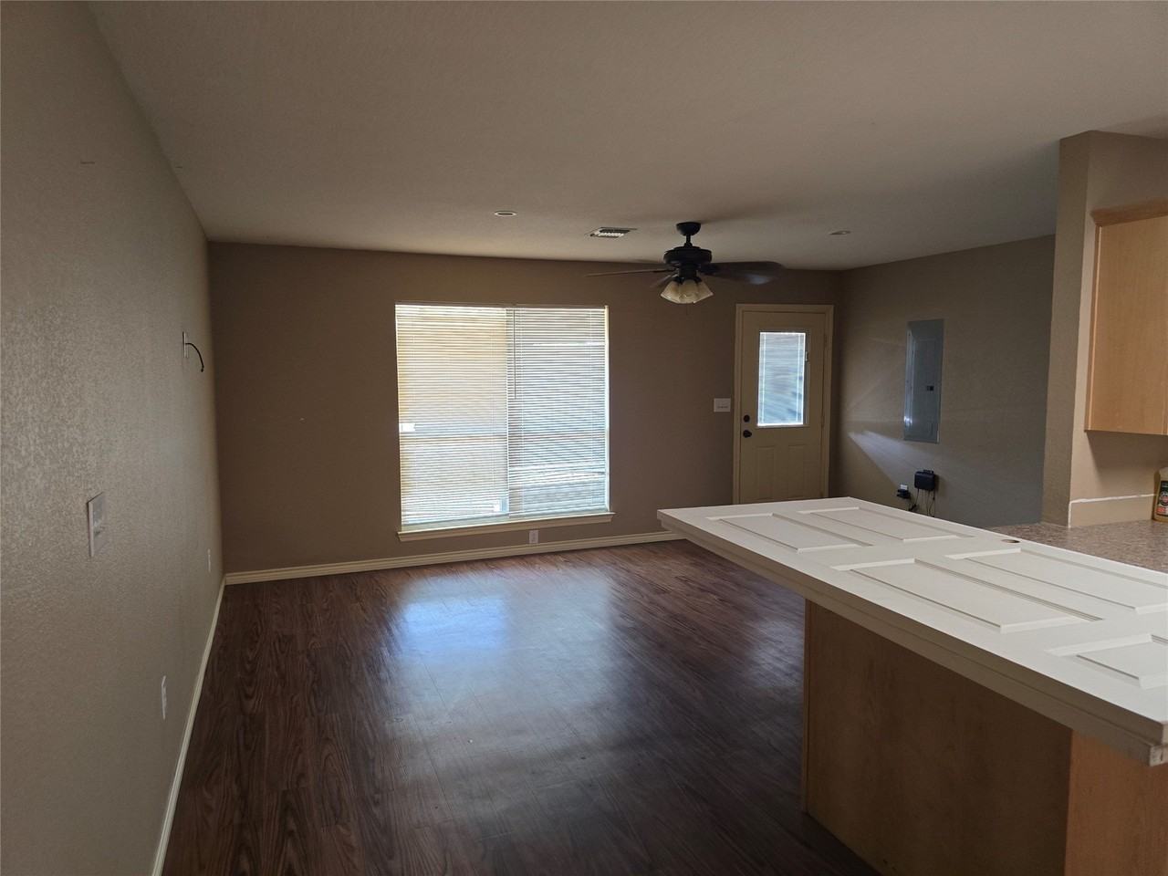 1003 Travis Ave #A - Photo 7 of 10