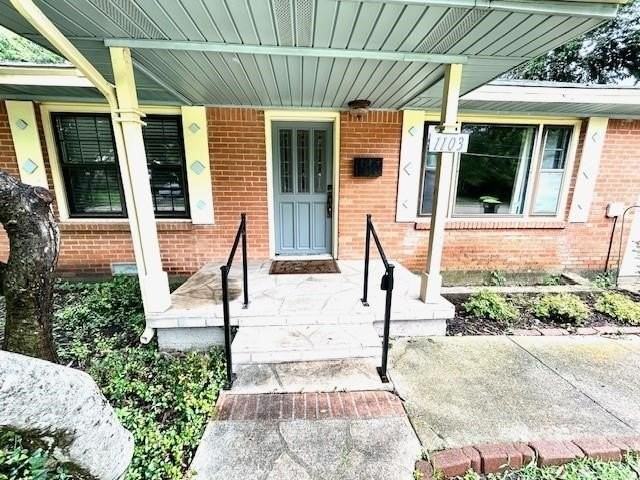1103 L Ave - Photo 4 of 28