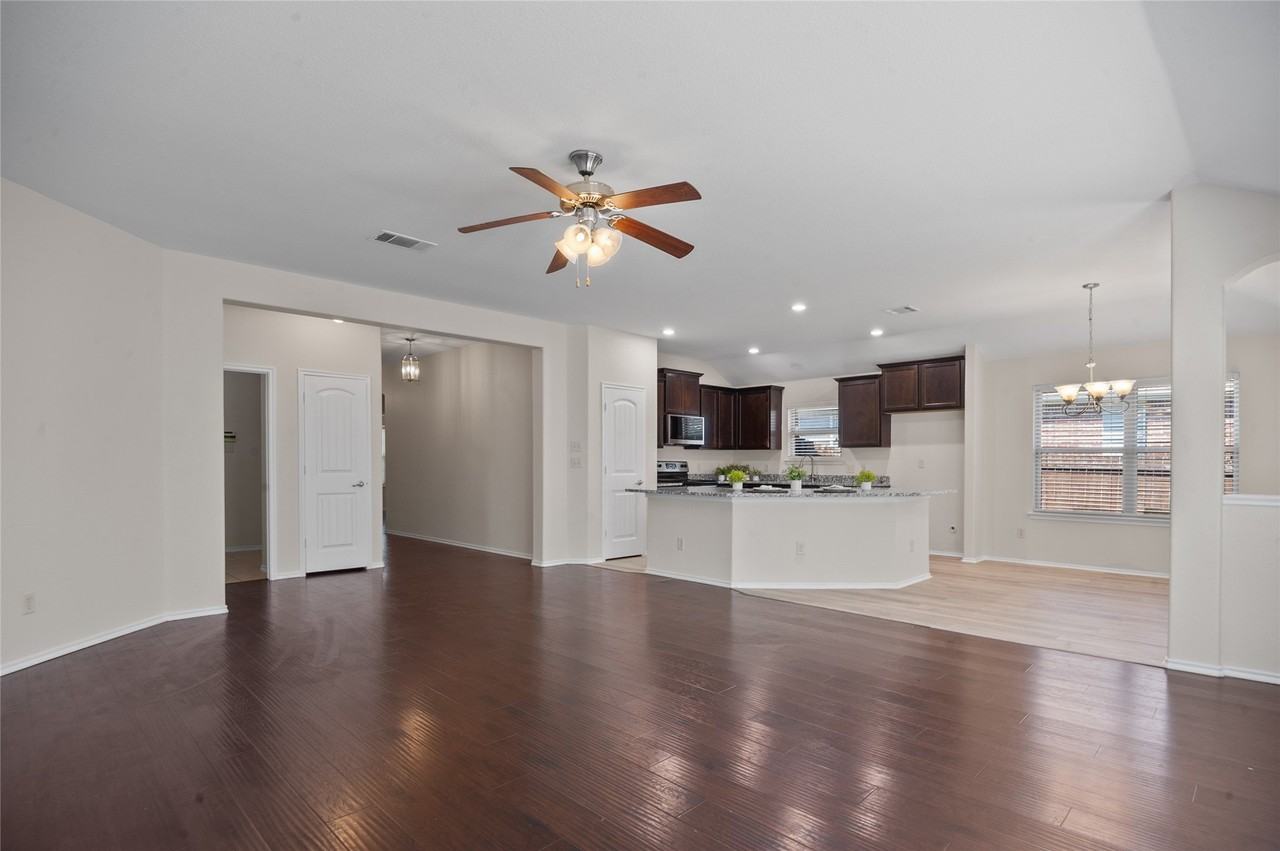 805 Hazels Way - Photo 3 of 22