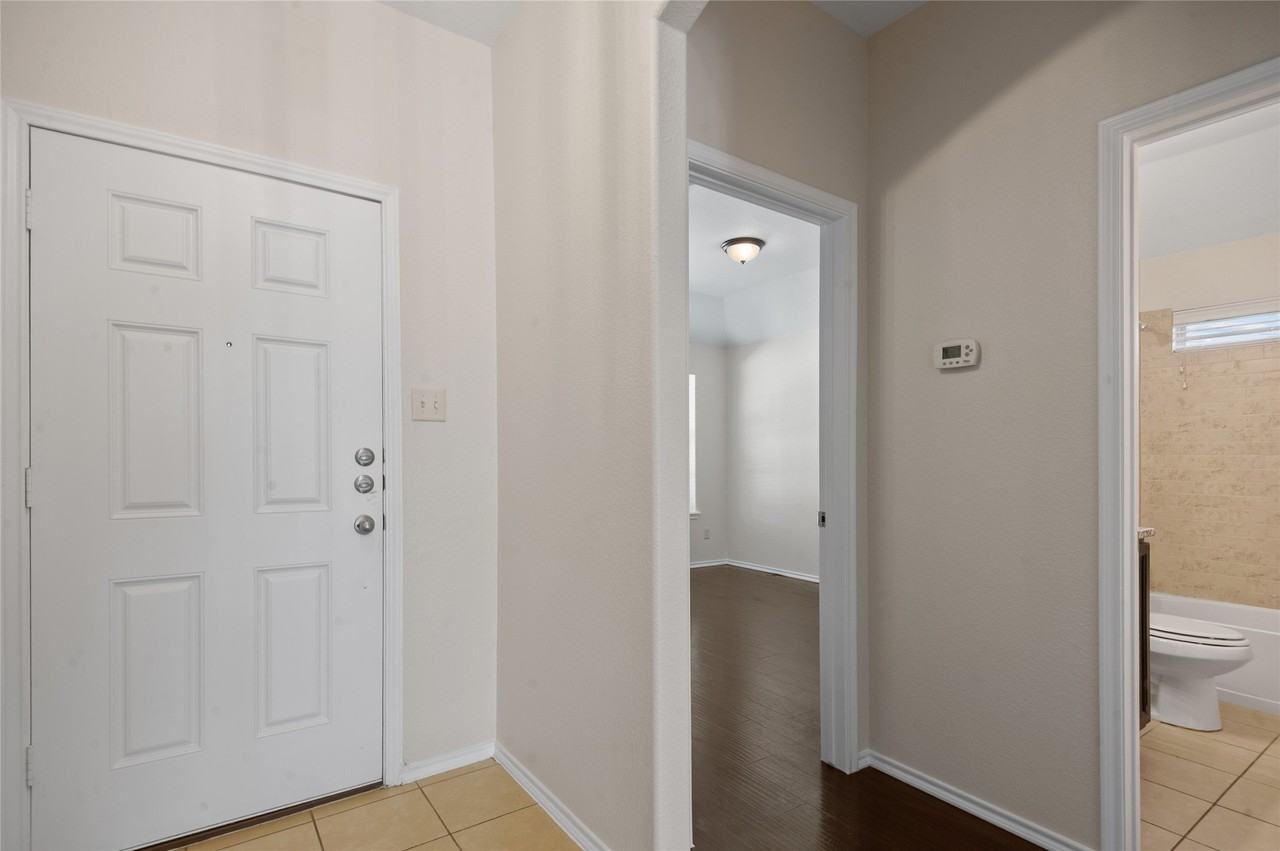 805 Hazels Way - Photo 4 of 22