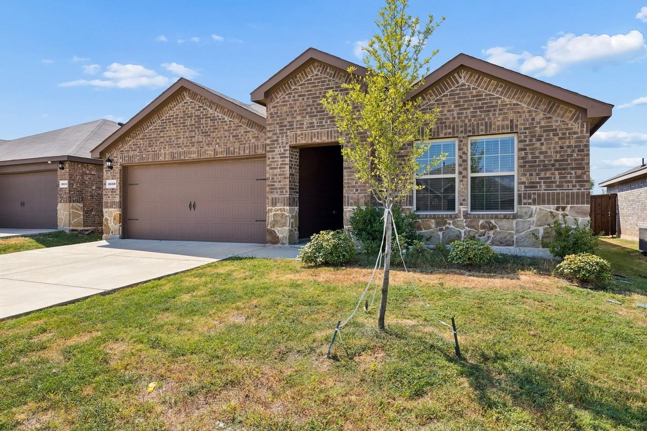 3030 Sweetwater Trl - Photo 2 of 30