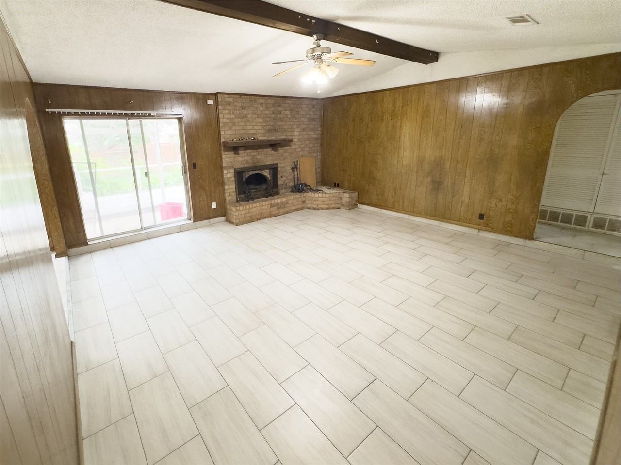 808 Warwick St - Photo 4 of 19
