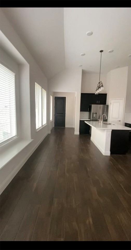 2473 Leah Ln - Photo 2 of 4