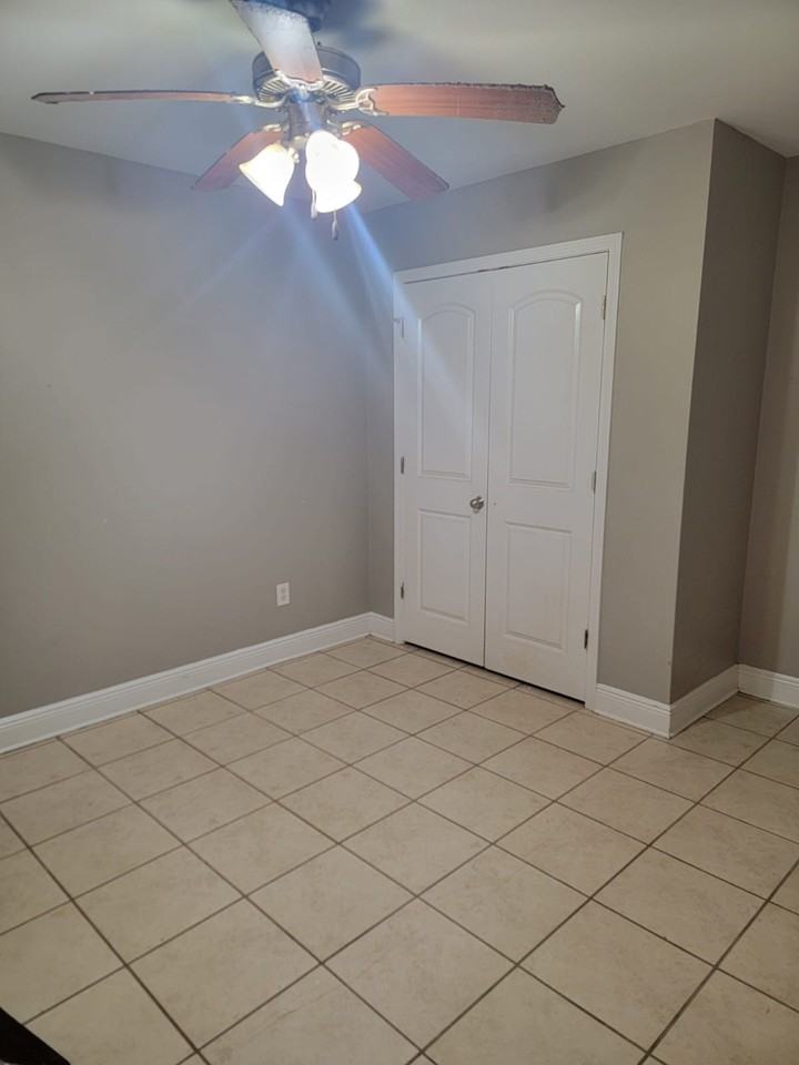 3323 39th Ave #B - Photo 5 of 6
