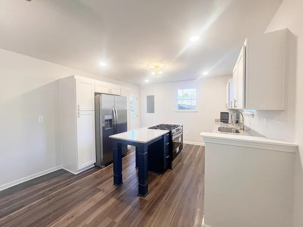 220 Alameda St #1 - Photo 6 of 21