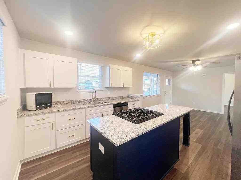 220 Alameda St #1 - Photo 7 of 21