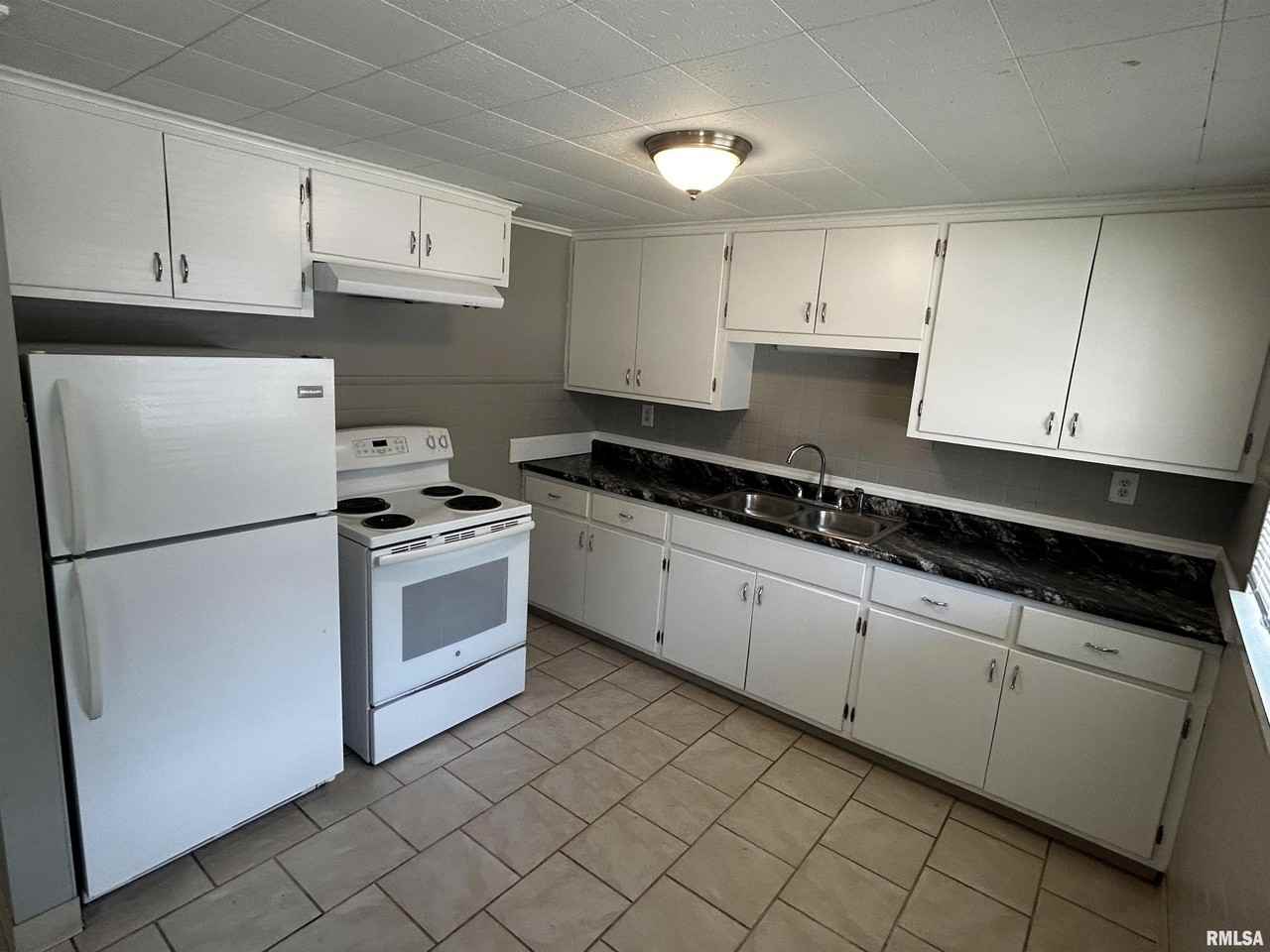 135 Shadoway Dr #A - Photo 3 of 9
