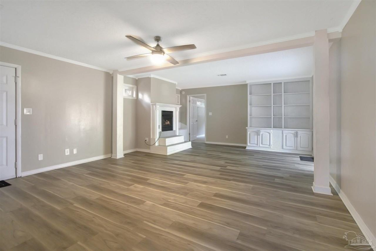 421 Seamarge Ln - Photo 5 of 20