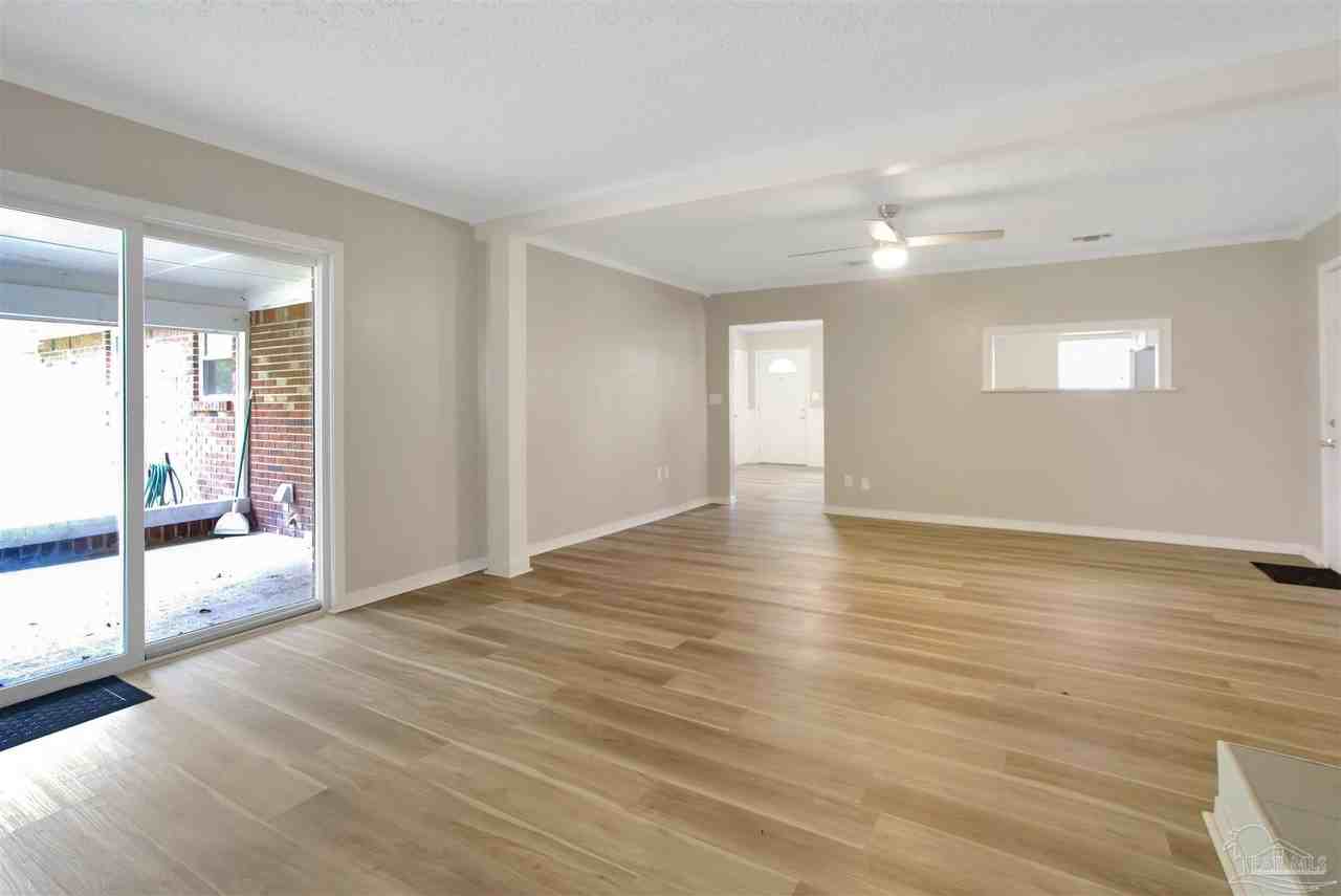 421 Seamarge Ln - Photo 6 of 20