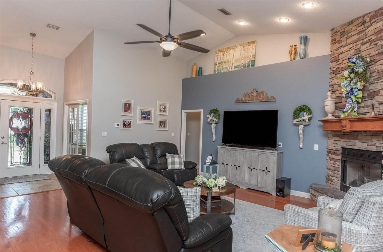 5070 High Pointe Dr - Photo 2 of 37