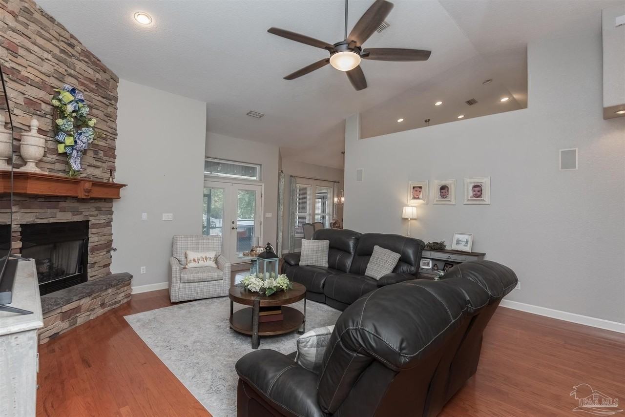 5070 High Pointe Dr - Photo 3 of 37