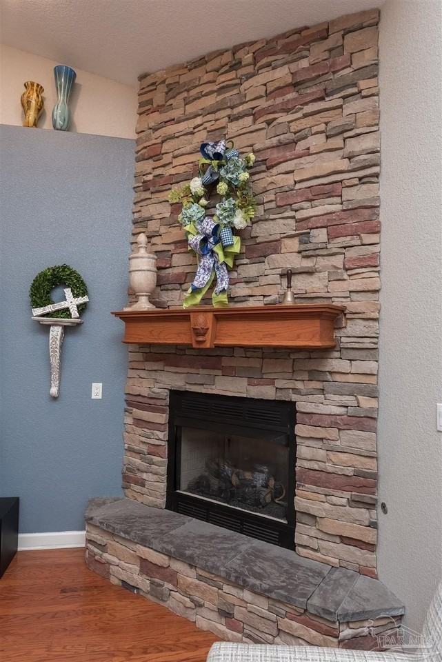 5070 High Pointe Dr - Photo 4 of 37