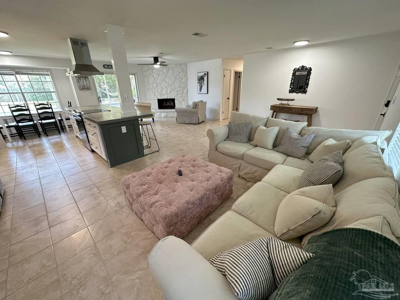 1406 Rancho Villa Dr - Photo 2 of 19