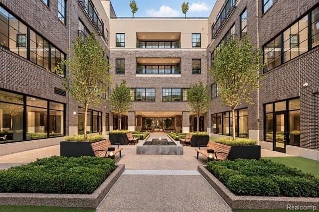 370 E Brown St #309