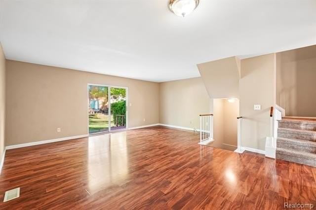 36517 Park Place Dr - Photo 4 of 27