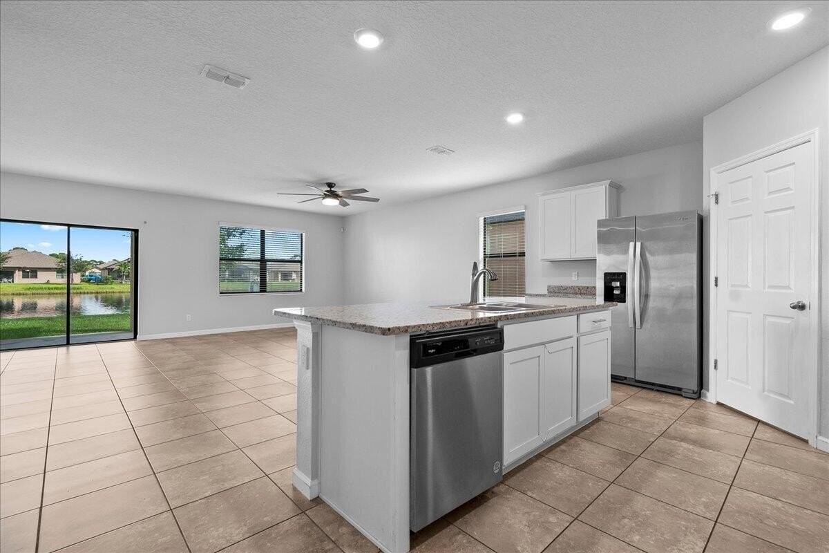 6270 Nw Regent St - Photo 3 of 38