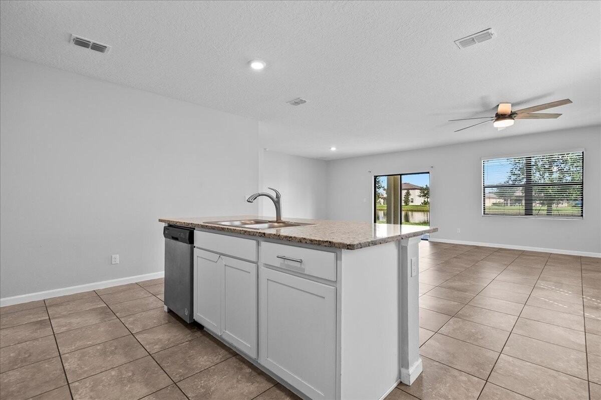 6270 Nw Regent St - Photo 6 of 38
