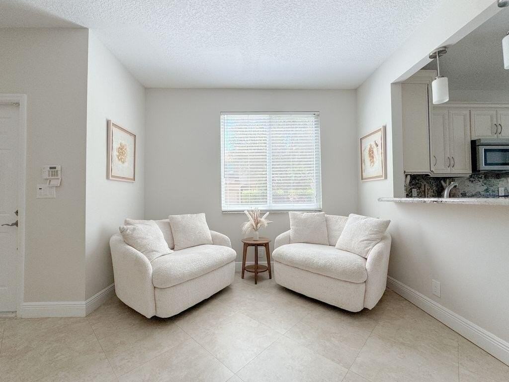 6819 Via Regina - Photo 4 of 20