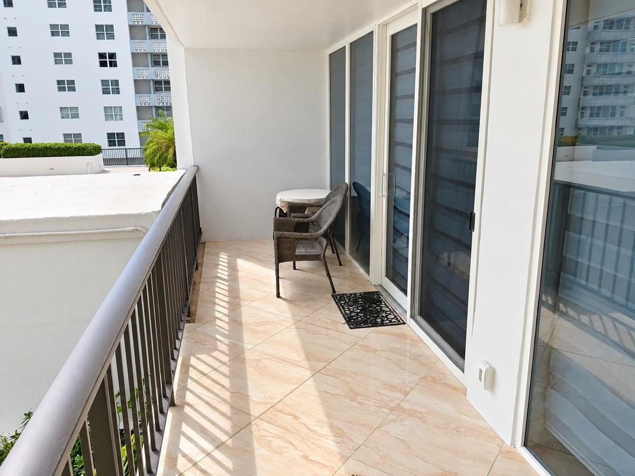 4280 Galt Ocean Dr #2C - Photo 5 of 9