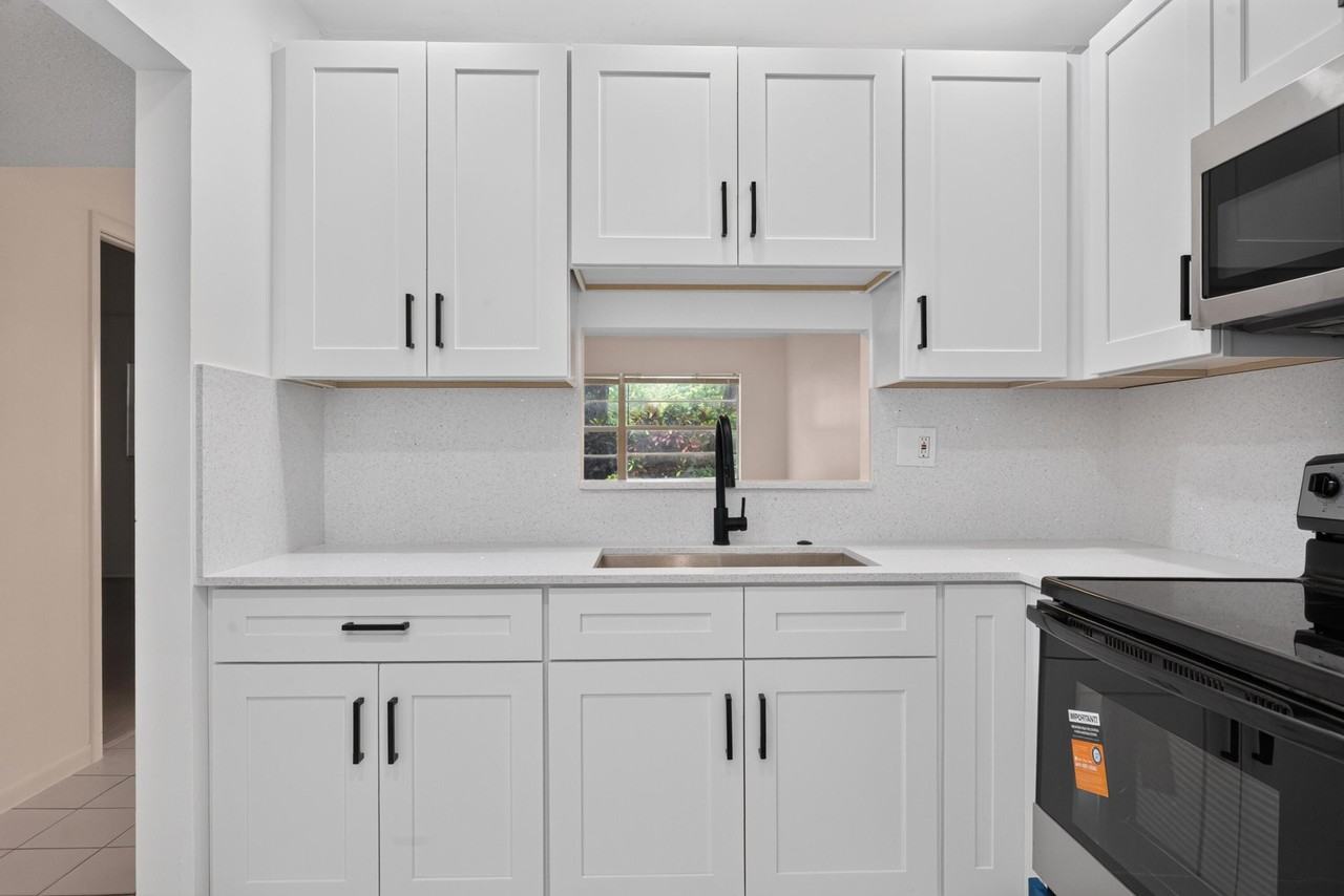 5061 W Oakland Park Blvd #113 - Photo 6 of 16