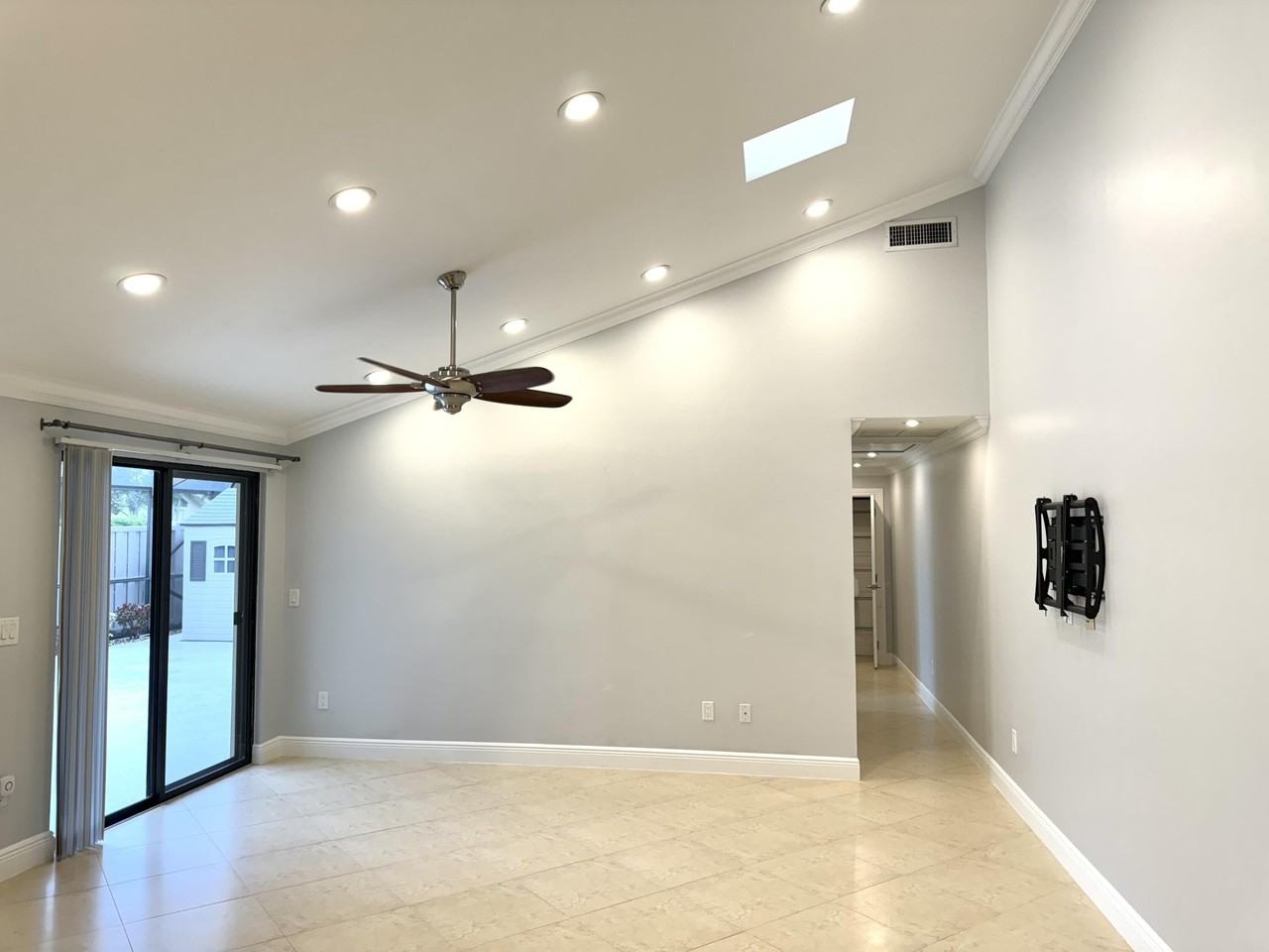 5372 Eagle Lake Dr - Photo 6 of 10