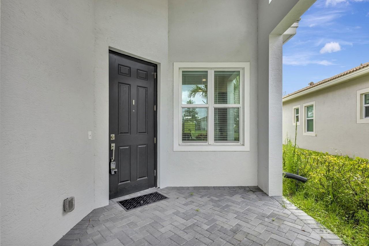 9225 Sw Pepoli Way - Photo 3 of 45