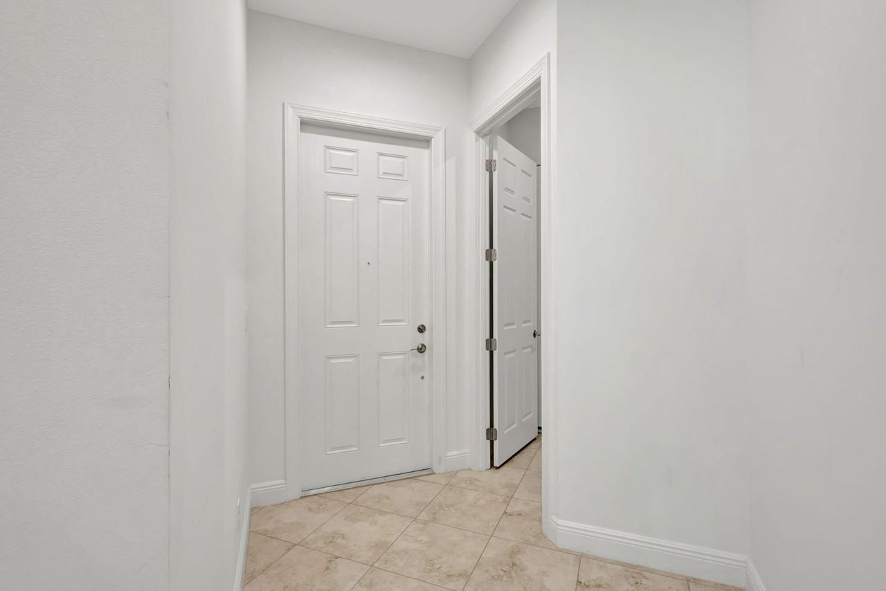 9225 Sw Pepoli Way - Photo 4 of 45