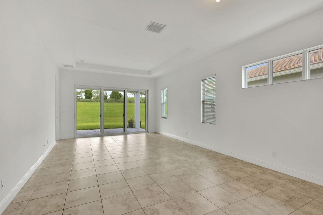 9225 Sw Pepoli Way - Photo 6 of 45