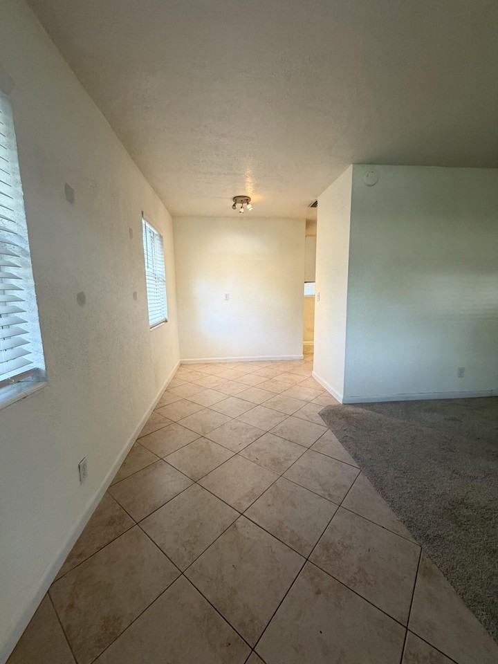 1226 S H St - Photo 2 of 19