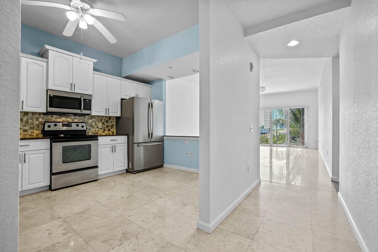 1650 Presidential Way #406 - Photo 4 of 23
